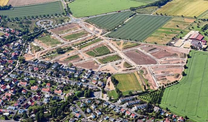 Hier entsteht eines der größten Baugebiete im Landkreis Kassel: Das Baugebiet Vellmar-Nord ist 16 Hektar groß und es gibt bereits über 2000 Interessenten für einen Bauplatz. Foto: Ruth Brosche